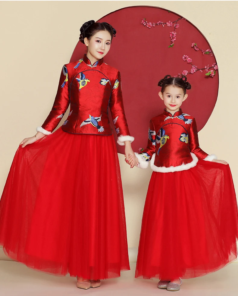 Платья для мамы и дочки; модное платье для родителей и детей; одинаковые комплекты для семьи; красное сатиновое Новогоднее платье; детское платье; Одежда для девочек