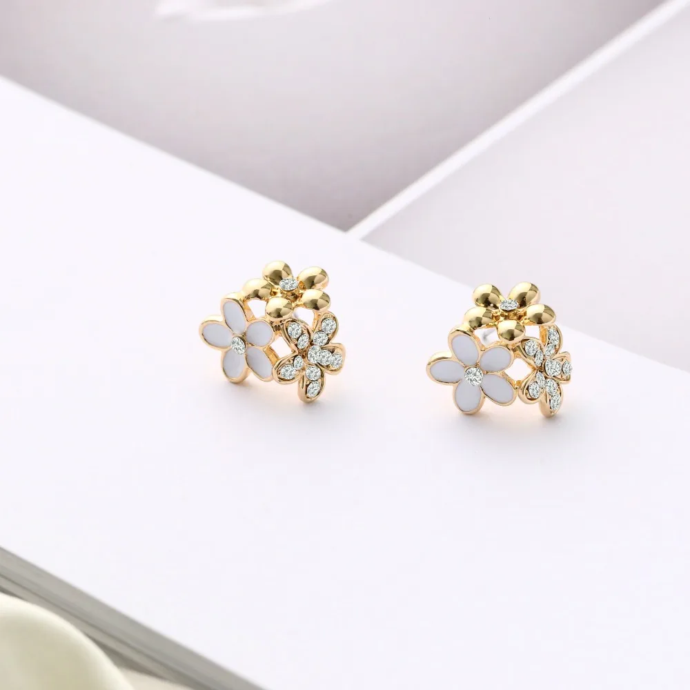 Sweet Lovely Flowers Rhinestone Stud Earrings For Women Simple Elegant