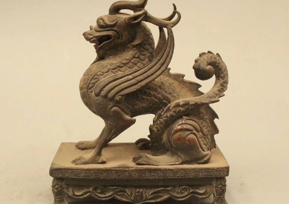 

5" Old China Folk Bronze Fly Unicorn Dragon Beast Pi Xiu Exorcise evil spirits