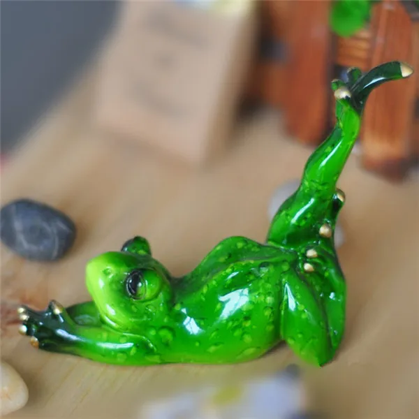 Funny Frog Family Yoga Styles Resin Toys Figures - Baby Frog Cat Pose