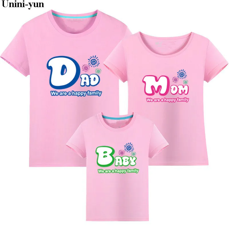 

Family Look Pink Dad Mom Print Couple T Shirts Summer Family Matching Clothes Father Mother Kids Toddler Baby Boys Girls Outfits