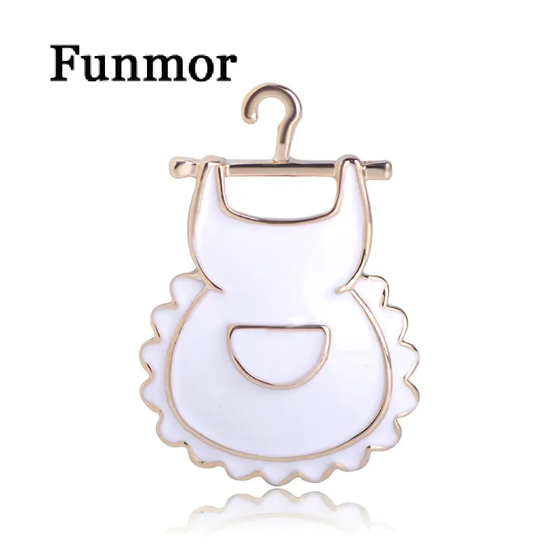 

Funmor Cute White Apron Shape Brooch High Quality Enamel Harajuku Brooches For Women Cook Chef Kitchen Clothes Decoration Badge