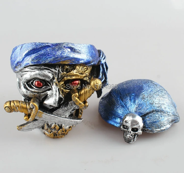 Pirate skull ashtray (8).jpg