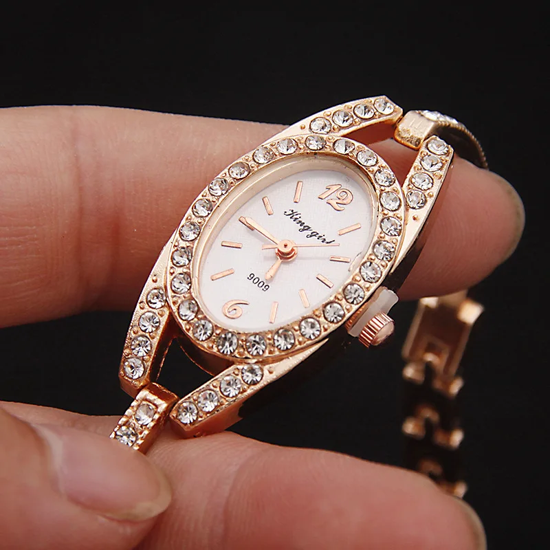 

2019 New Luxury Women's Bracelet Watch Casual Dress Thin Chain Rhinestone Quartz Wristwatch Fashion Gold Ladies Clock Best Gift