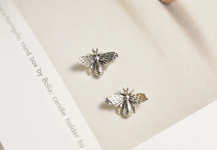 

Ziris Fine S925 Sterling Silver Stud Earrings Vintage Cute Animal Bee Earring For Women Compatible with Jewelry Gift