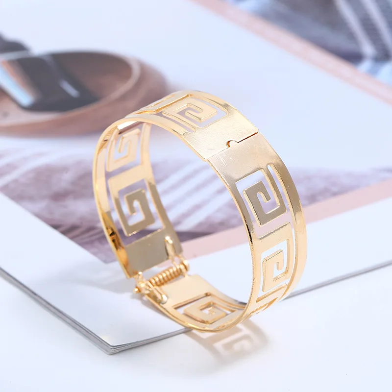 LZHLQ модный геометрический полый Широкий металлический браслет для женщин макси панк браслет манжета браслет известный бренд ювелирные изделия аксессуары - Окраска металла: Gold