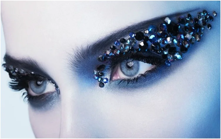 Makeup-with-rhinestones