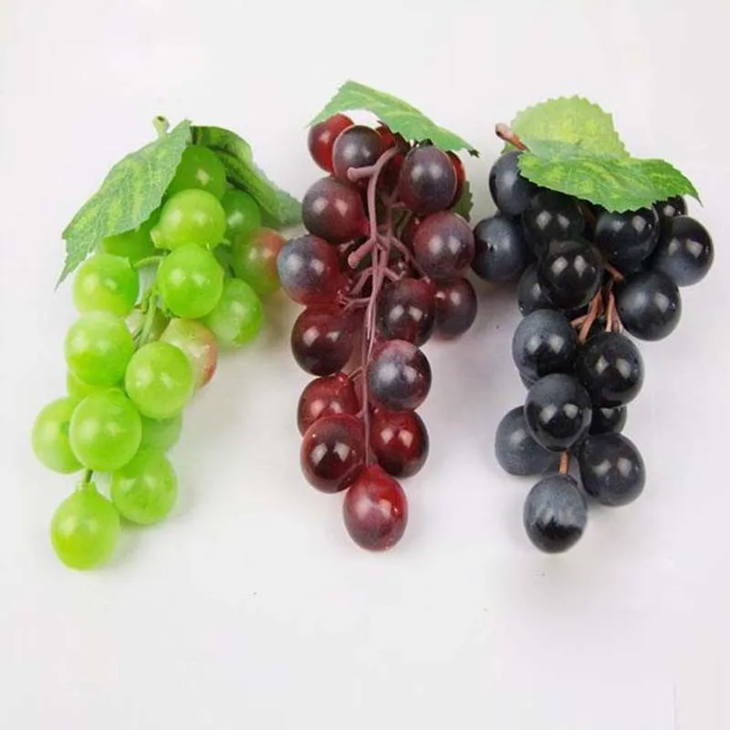 Фруктовая 22. 22 Виноград. Маленькие вкусняшка в виде пластикового винограда.