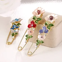 Grande de la venganza Femenina Pins Y Broches Para las Mujeres Collar solapa Pins insignia Flor strass Broche Joyeria