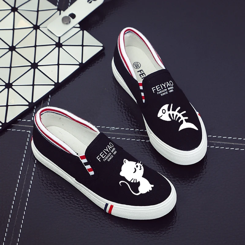 

2016 women A cat fish pedal comfortable breathable loafers shoes Love graffiti canvas shoes female student flat doug shoes