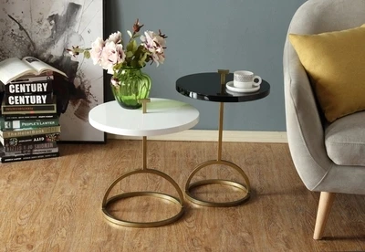 Nordic style round coffee table metal creative side table simple corner table modern round sofa table Nordic style round coffee table metal creative side table simple corner table modern round sofa table