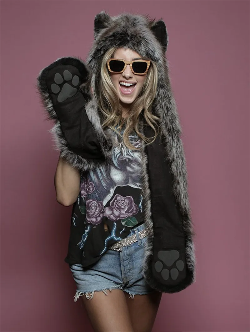 GREY_WOLF_HOOD__0003_IMG_4305.JPG_1024x1024 (1)