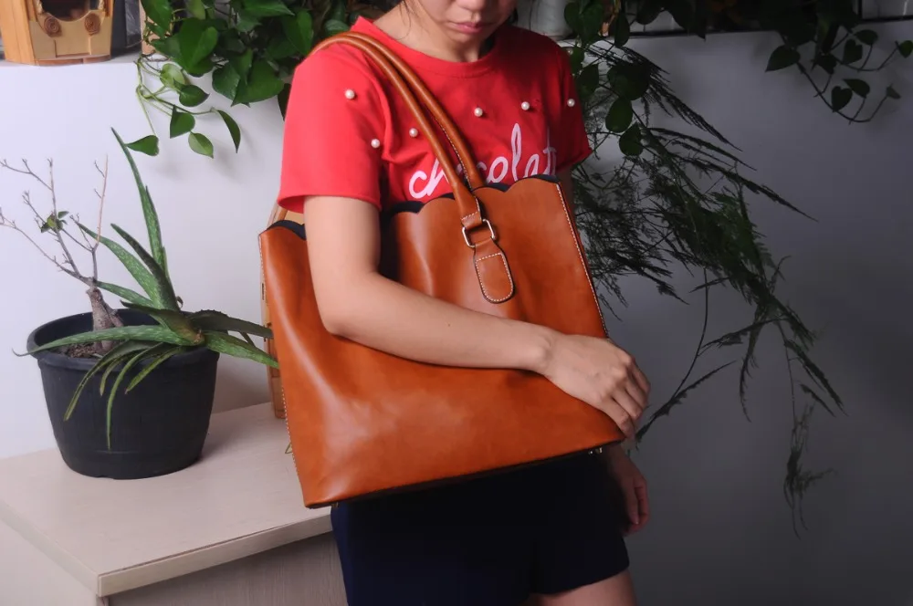 scalloped handbag (2)