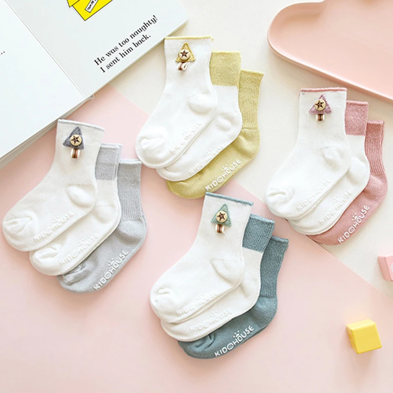 

3 Pcs of baby socks 0-1-3 year plastic non-slip button decoration three-color suit children's newborn socks baby girl stuff