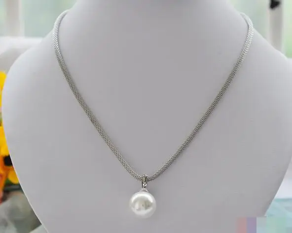 

3813 white round SOUTH SEA SHELL PEARL NECKLACE PENDANT