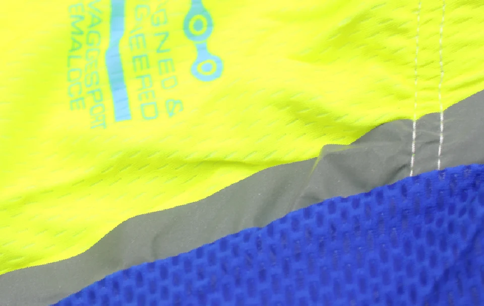 two-reflective-stripe-on-side-of-pocket