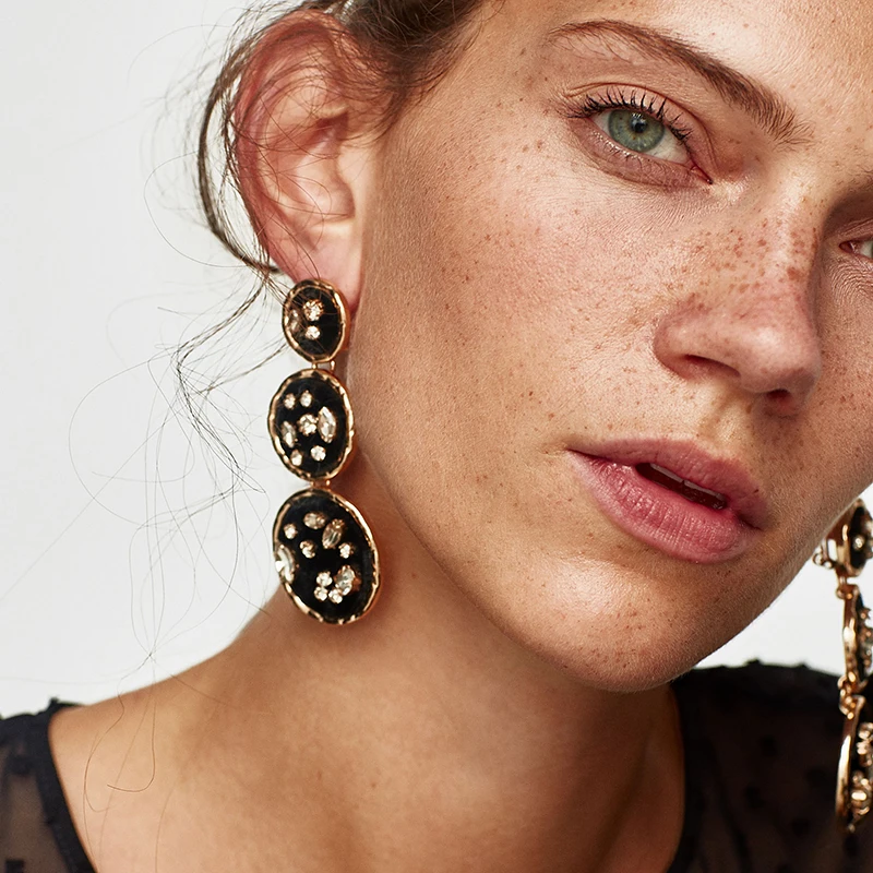 

Best lady Fashion Long Earrings Vintage Round Pendant Wedding Gift Drop Dangle Earrings For Women Statement Jewelry Wholesale
