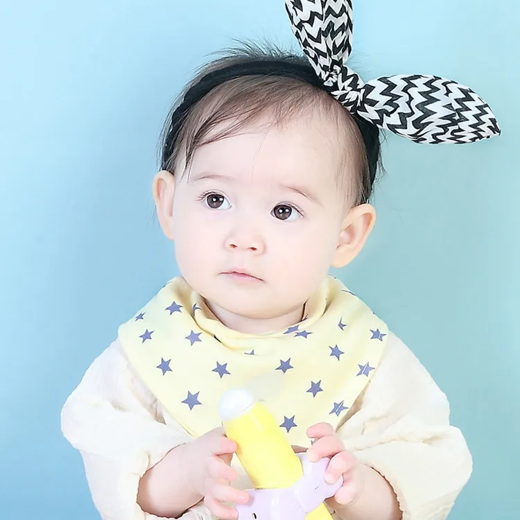Yellow star bib