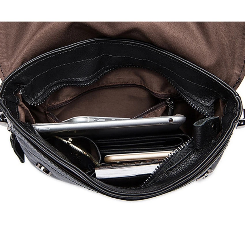 4303936438_2136689497