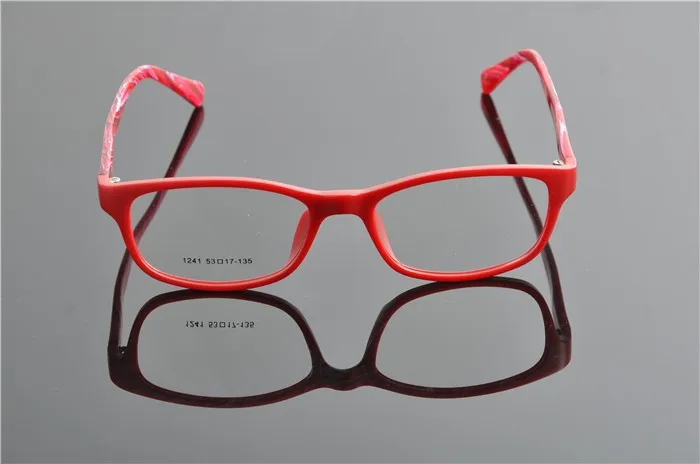 red glasses (2)