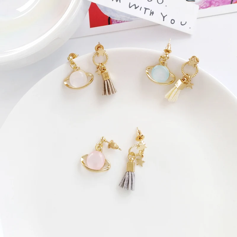 

Wear asymmetrical asymmetrical earrings, beautiful simple earrings Wholesale