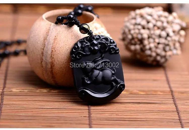 

Ожерелье из натурального обсидиана и жадеита