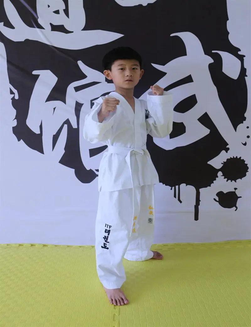 Prix pour ITF Taekwondo Uniforme Adulte et Enfants Dobok Broderie Motif Uniforme Prix pour ITF Taekwondo Uniforme Adulte et Enfants Dobok Broderie Motif Uniforme