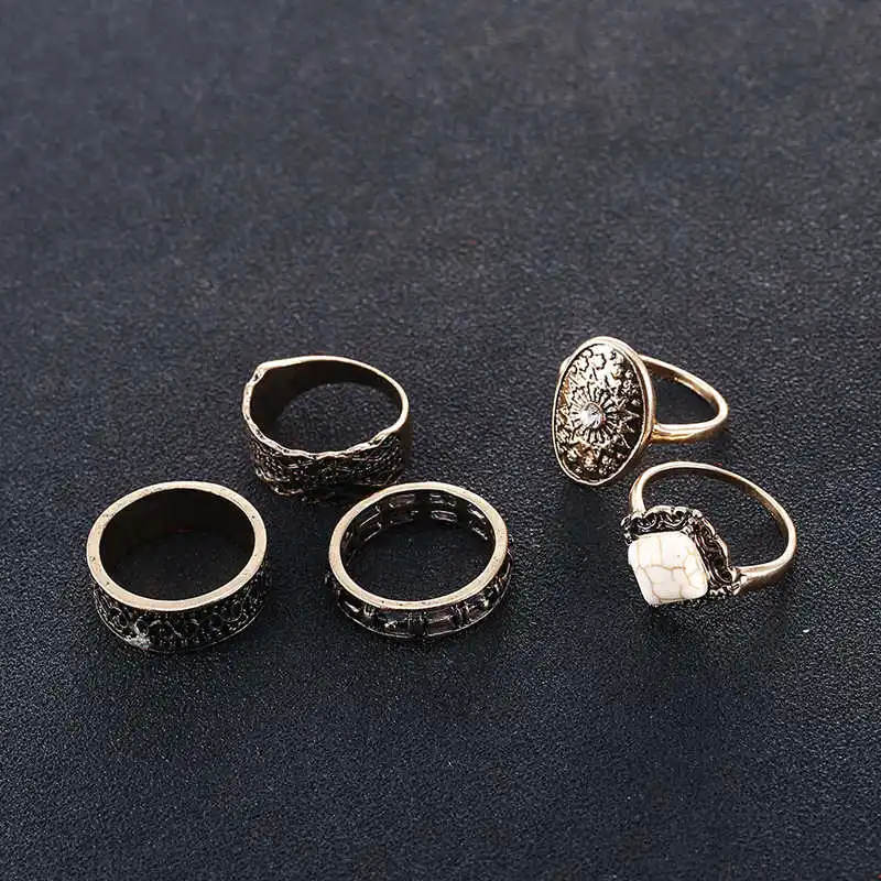 3591808443_2077696031