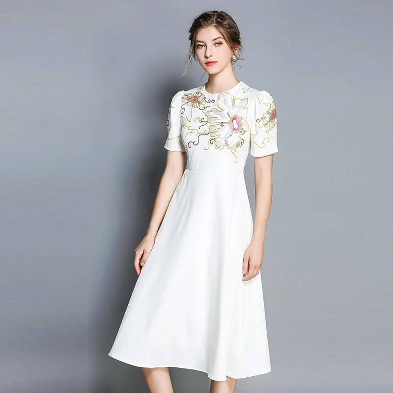 

2019 Women's Clothing New Spring Summer Fashion Flowers Embroidery Dress Short Sleeves Vintage Empire Elegant Dresses