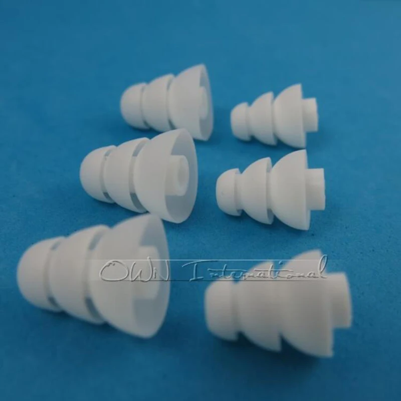 Triple flange earbuds white