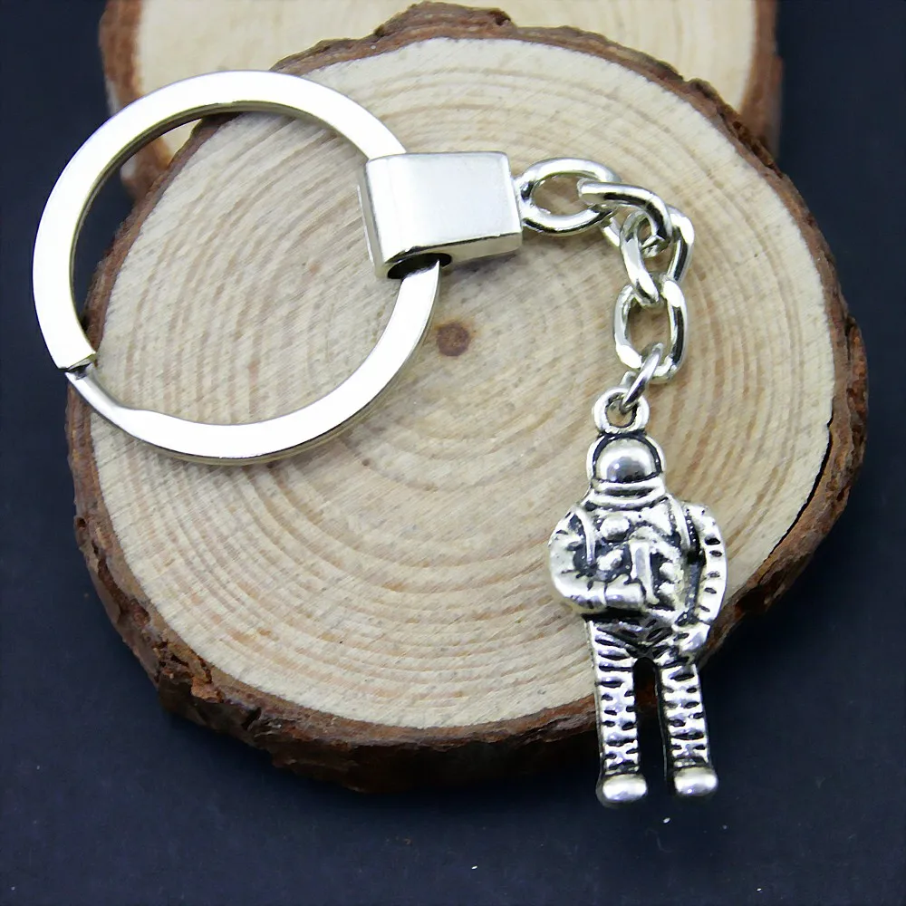 

Home Decor Metal Crafts Party Favors astronaut Pendants DIY Car Key Ring Holder Souvenir Gift Optional Package Box