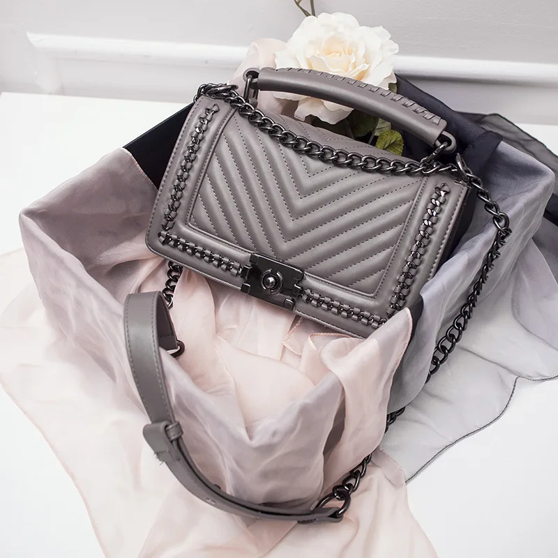 

2018 Brand Designer Women Small Messenger Bags For Teenager Girls Chain V Striped Shoulder Bag Pu Leather Bolsa Femininas.