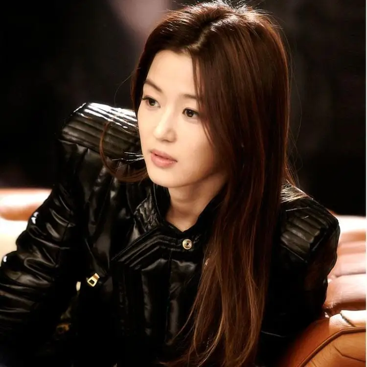 Женская короткая приталенная куртка из натуральной овечьей кожи Factory2018