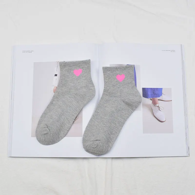 Для женщин носки Короткие хлопковые комнатные тапочки с сплошной Женский Harajuku милые красного цвета с принтом «сердце», леди Повседневное Meias Колледж литературный свежий Sokken - Цвет: 5