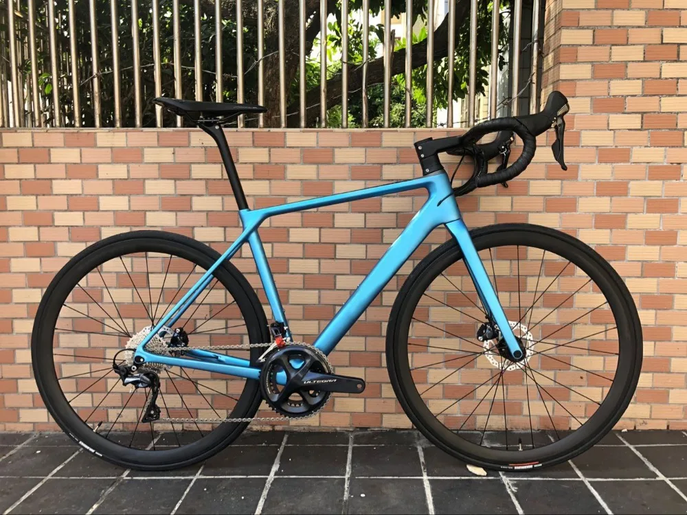

2018 DISC Road bike carbon fiber bike complete bicycle carbon BICICLETTA bicycle bike group R8020 Disc carbon 50mm clincher