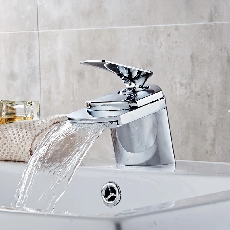 شلال صنبور الكروم النحاس قطب وحيد مقبض حوض خلاط مياه الحنفية بالوعة الحمام حوض مضادة للكبار الغرور صنبور