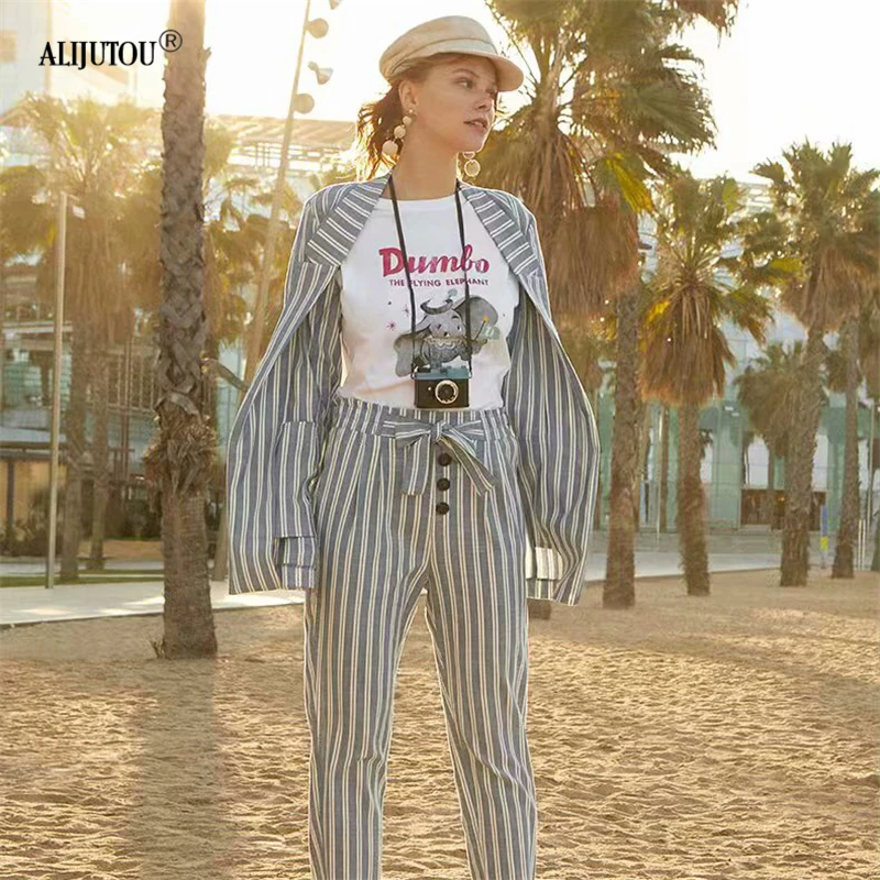 Dumbo Cartoon Cute white T-Shirt Women Summer Harajuku Casual Printed Round Neck Short Sleeve Tee zaraing Streetwear Tshirt tops