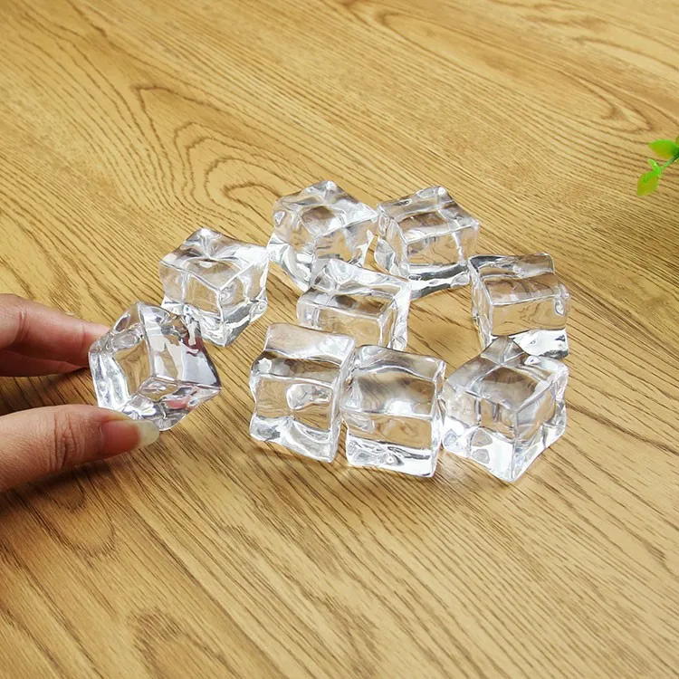 кубики льда на белом фоне. лед фон. Fake ice. Fake ice. лед искусственный оптом.