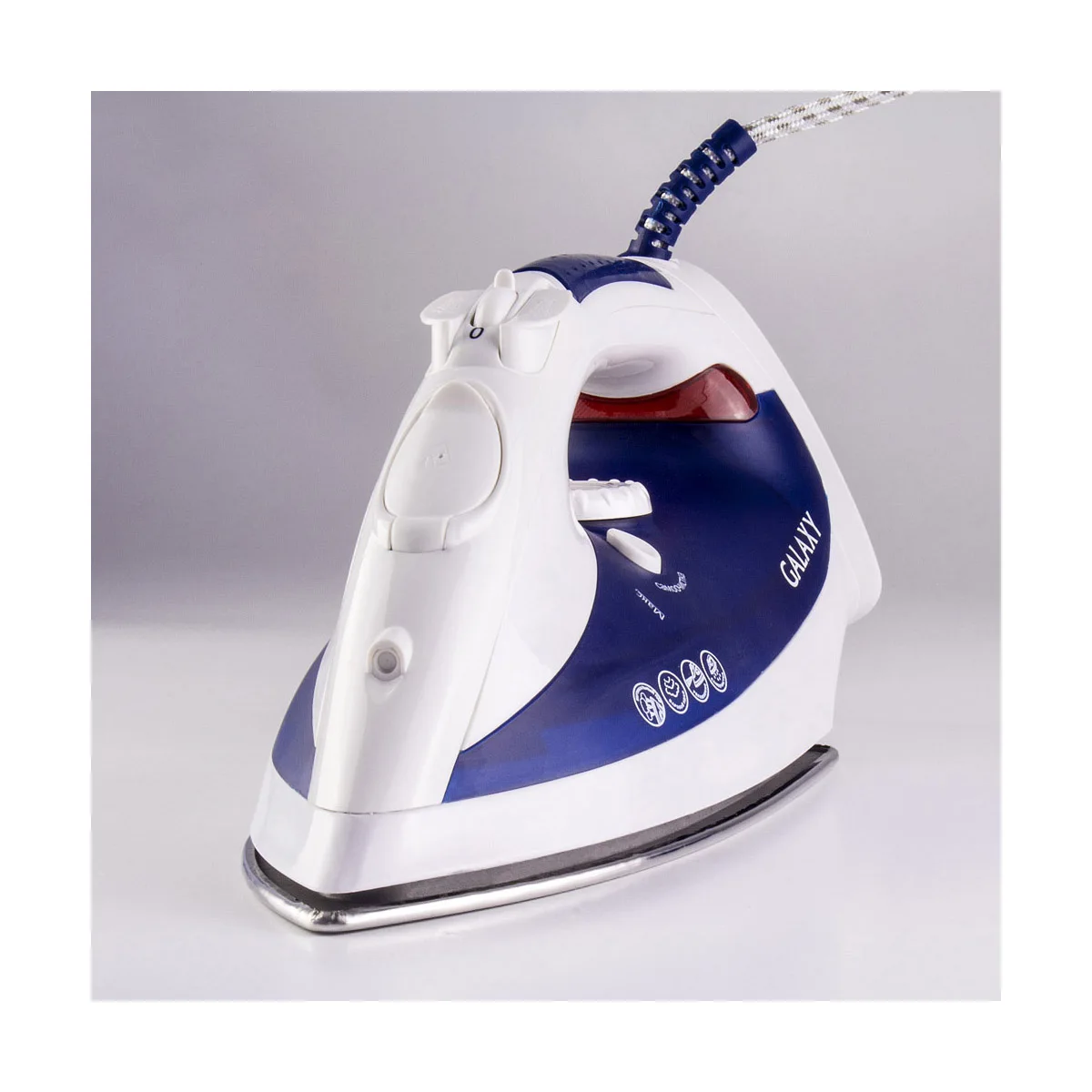 Утюг Galaxy GL 6102 (Мощность 2000 Вт, вертикальное отпаривание, паровой удар, резервуар для воды 220 мл, самоочистка)