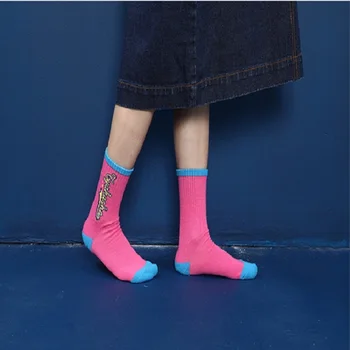 

2pairs/lot Women 2017 Autumn Female Socks Letters Patchwork Color Rose Red Blue Female Girls Casual Sock High Quality Cotton