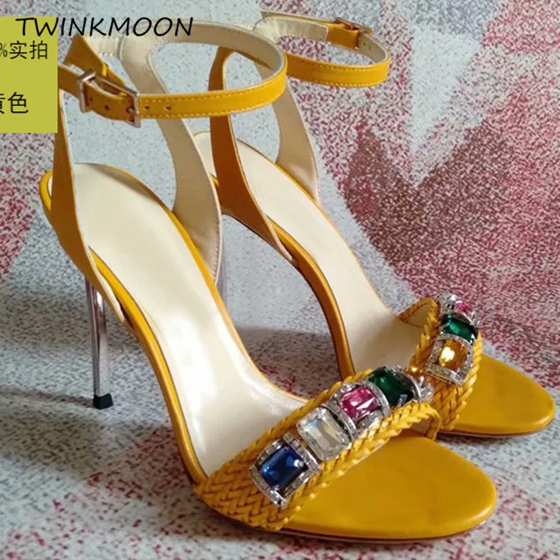 leather sandal11