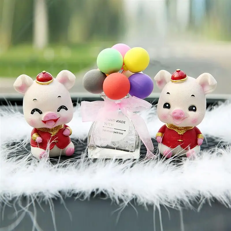 Cute Head-Shaking Creative Beautiful Pig Ornament Pig Decor Desktop Decor for Bedroom Livingroom Car