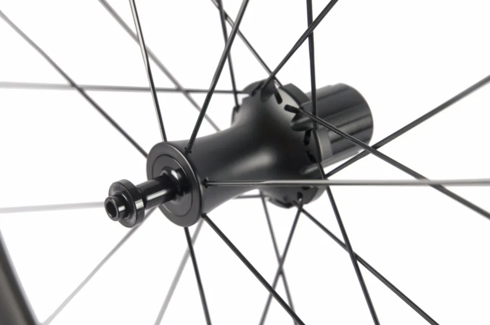 Sale 38mm Clincher Carbon Road Wheels R7 Hub Carbon Wheelset Racing Bike/Bicycle Chinese Carbon 700c Wheel 6 Sale 38mm Clincher Carbon Road Wheels R7 Hub Carbon Wheelset Racing Bike/Bicycle Chinese Carbon 700c Wheel 6