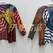 Складывающийся открытый стежок три четверти Печать складывающийся воротник пальто