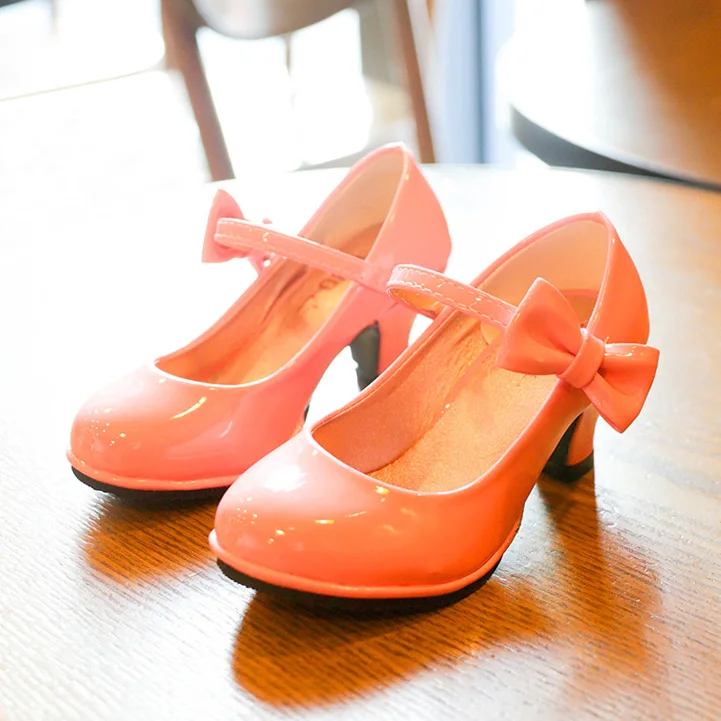 Туфли принцессы на высоком каблуке для девочек; Детские Вечерние кожаные туфли для свадьбы; сезон весна-осень; модные Нескользящие туфли на высоком каблуке с бантом для девочек; Цвет Красный - Цвет: Розовый