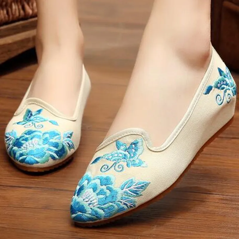 

Beijing Vintage Spring Pointed Toe Womens Canvas Casual Shoe Slip-on Floral Embroidered Wedges Shoe Beige/Black/Red New Arrival