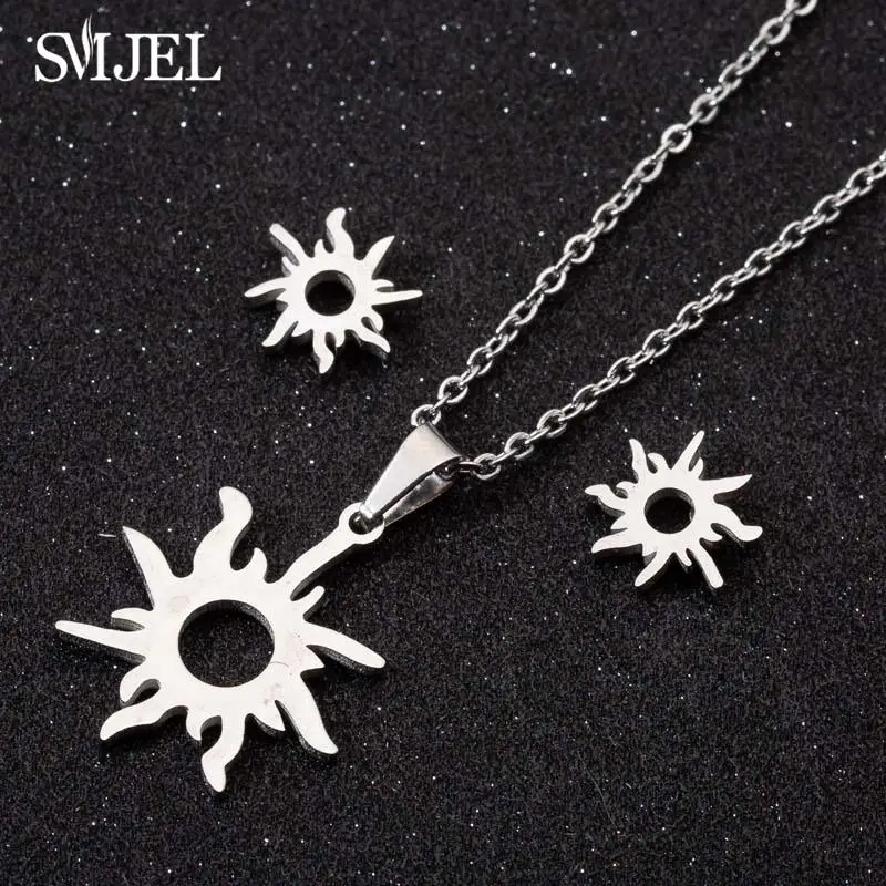

SMJEL Simple Crescent Moon Sun Pendants Necklaces Women Stainless Steel Star Charm Gold Color Statement Necklace Gifts For Men