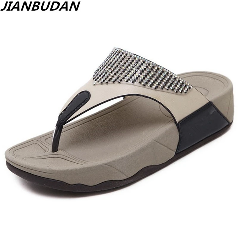 online JIANBUDAN fundo plano cunha das Mulheres sapatos de praia de verão não deslizamento confortável flip flop diamante guarnição plana chinelos Tamanho 35 41