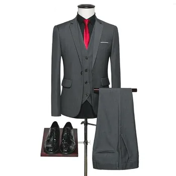 

Custom men's suits, wedding men's dresses, three-piece slim fashion, available in a variety of colors and sizes.