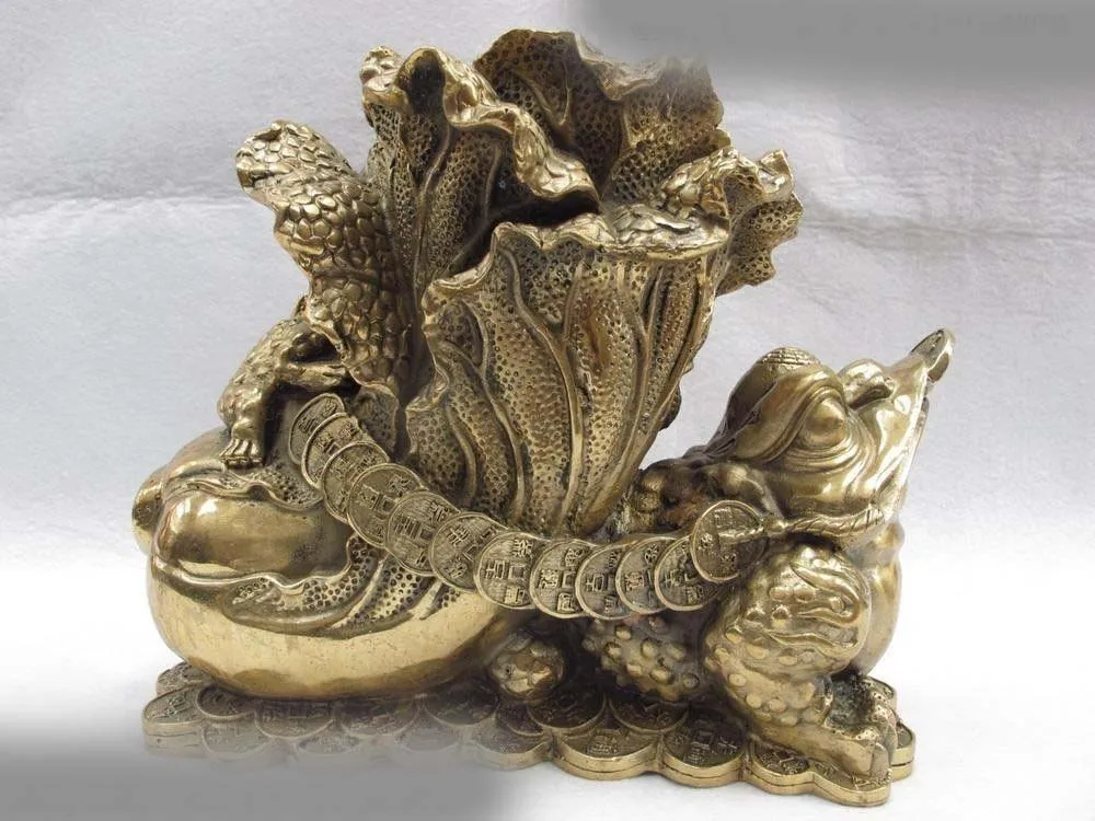 

Chinese Folk Copper Bronze Feng shui Lucky Wealth Three-legged Toad Pull cabbage SD 506